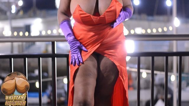 Jessica Rabbit risky public flash and orgasm