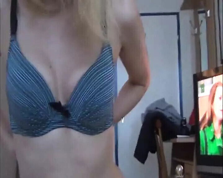 loses blonde Petra second cousin