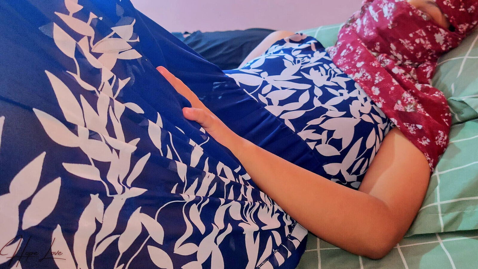 Malaysian Girl Gets With Horny Man.