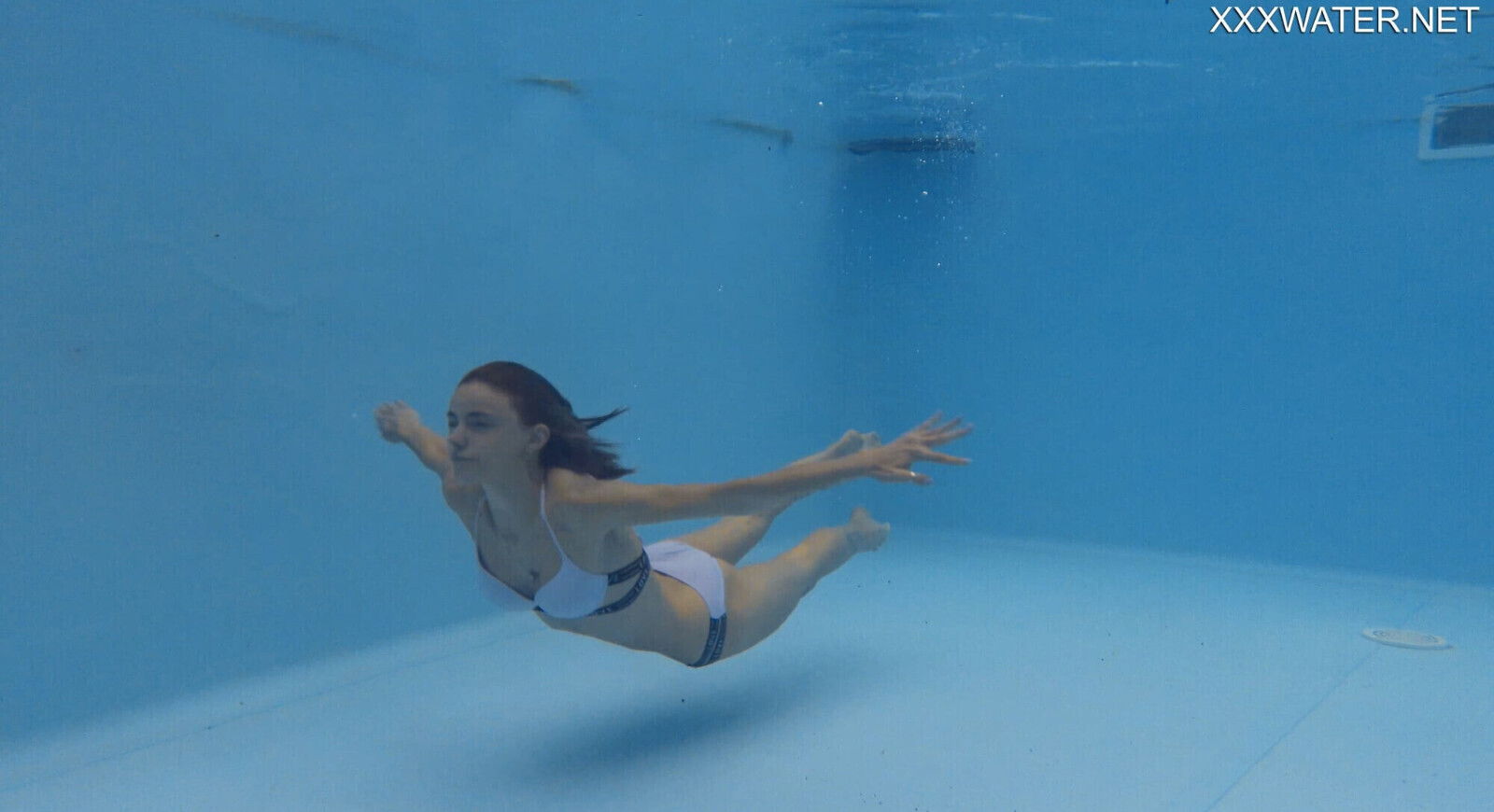 Windy weather swimming pool session Hermione Ganger