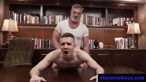 Teen seduced Daddy'_s Desk @MasonicBoyz