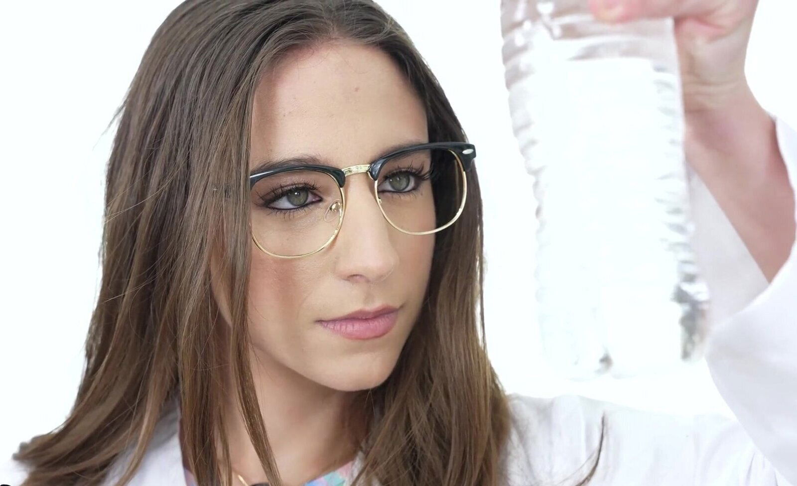 Stunning brunette enjoys while being fucked Venice Rose