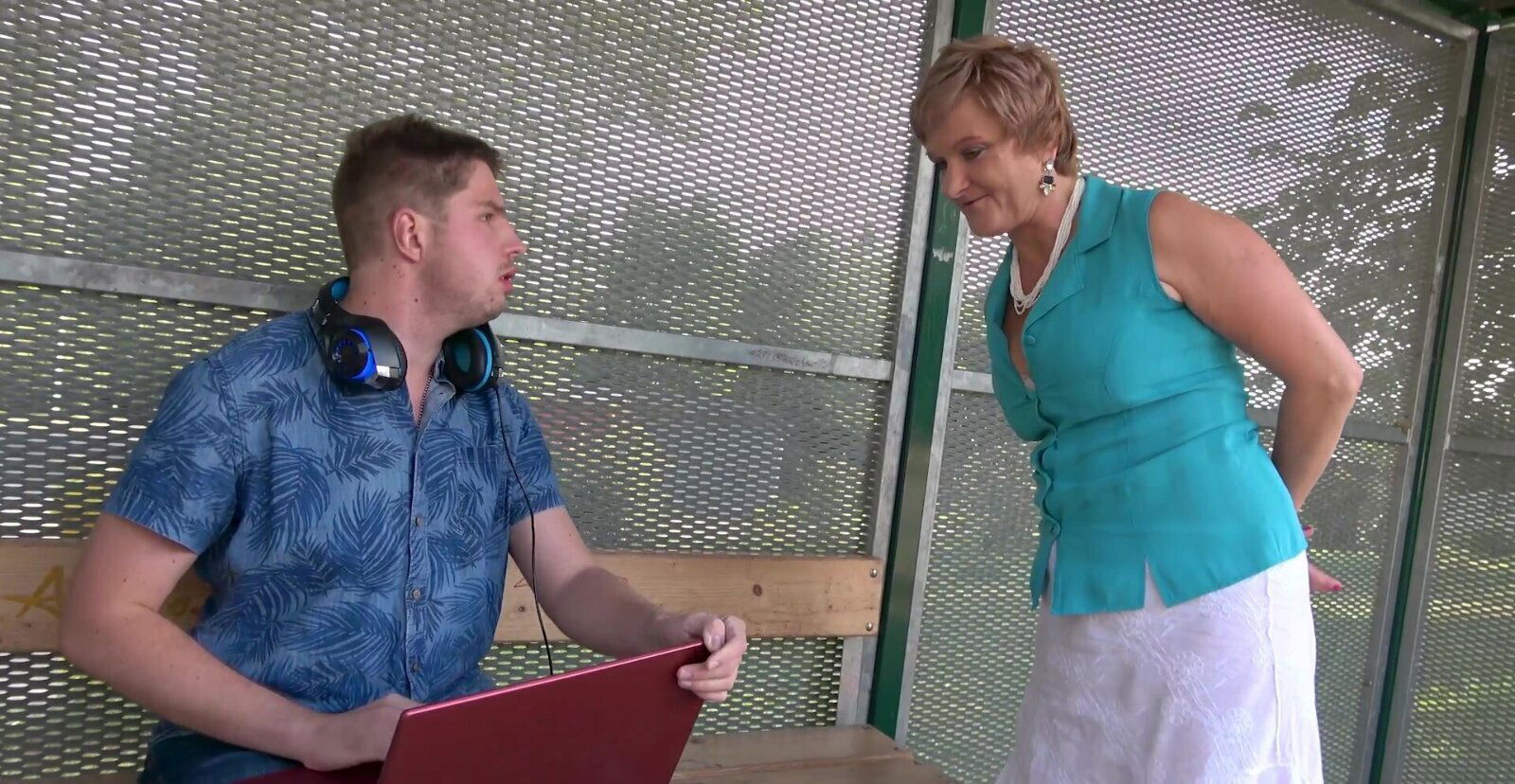 Mature woman enjoys while sucking dick Monica Bela