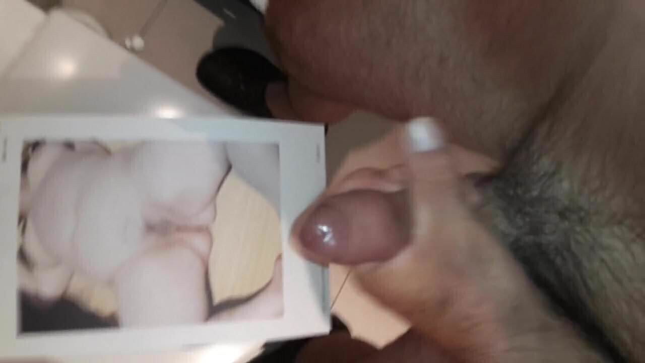 Massive Cumshot on Carmen521