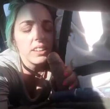 AMATEUR HOTWIFE. HUMILLA CORNUDO MIENTRAS OTRA VERGA AUTO