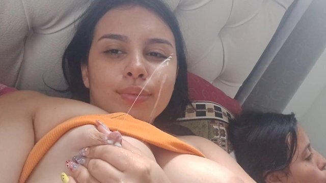 Jugando chapado nuestras tetas