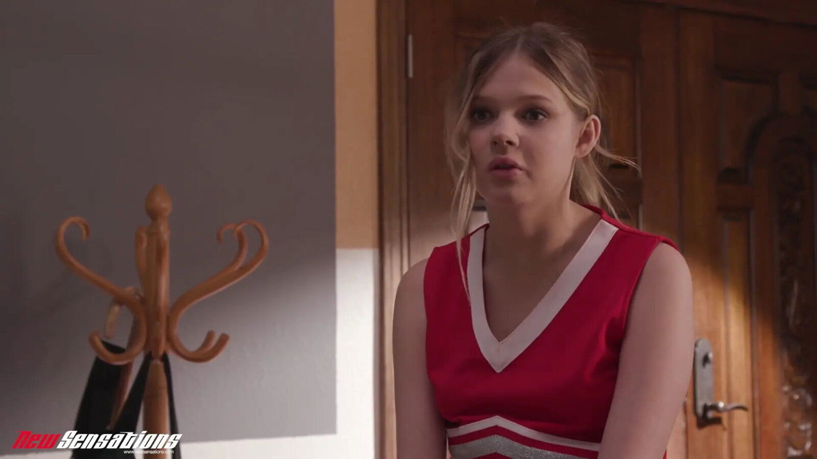 Teen Blonde Cheerleader Goes Crazy Class (Coco Lovelock)