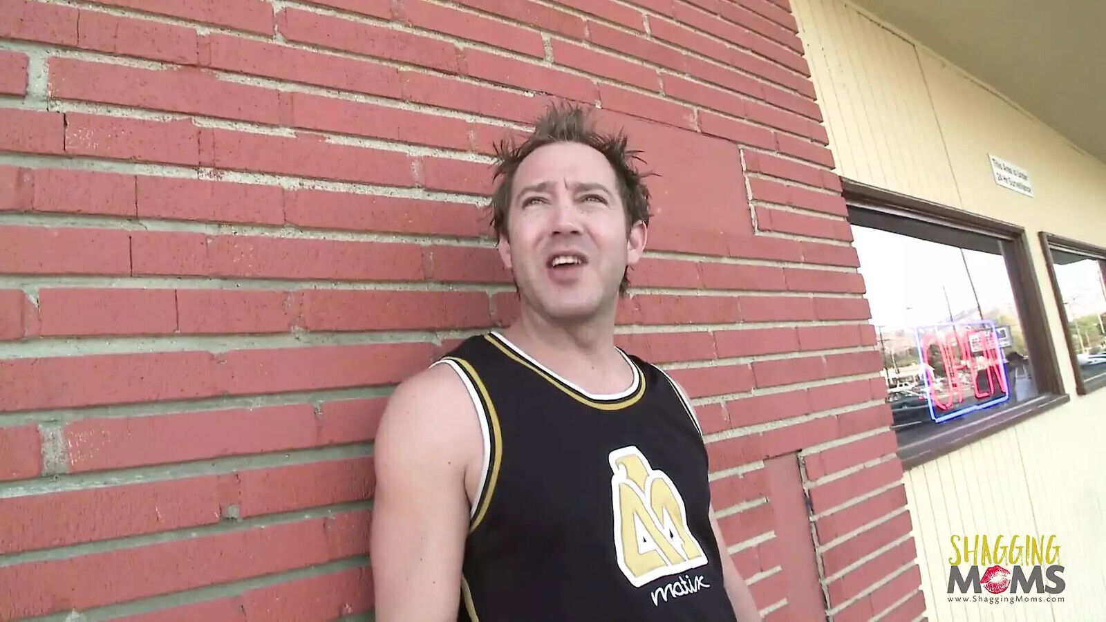 Seriously responsible MILF acting like slut