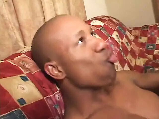 Ebony booty bitch with areolas legs gets pussy banged