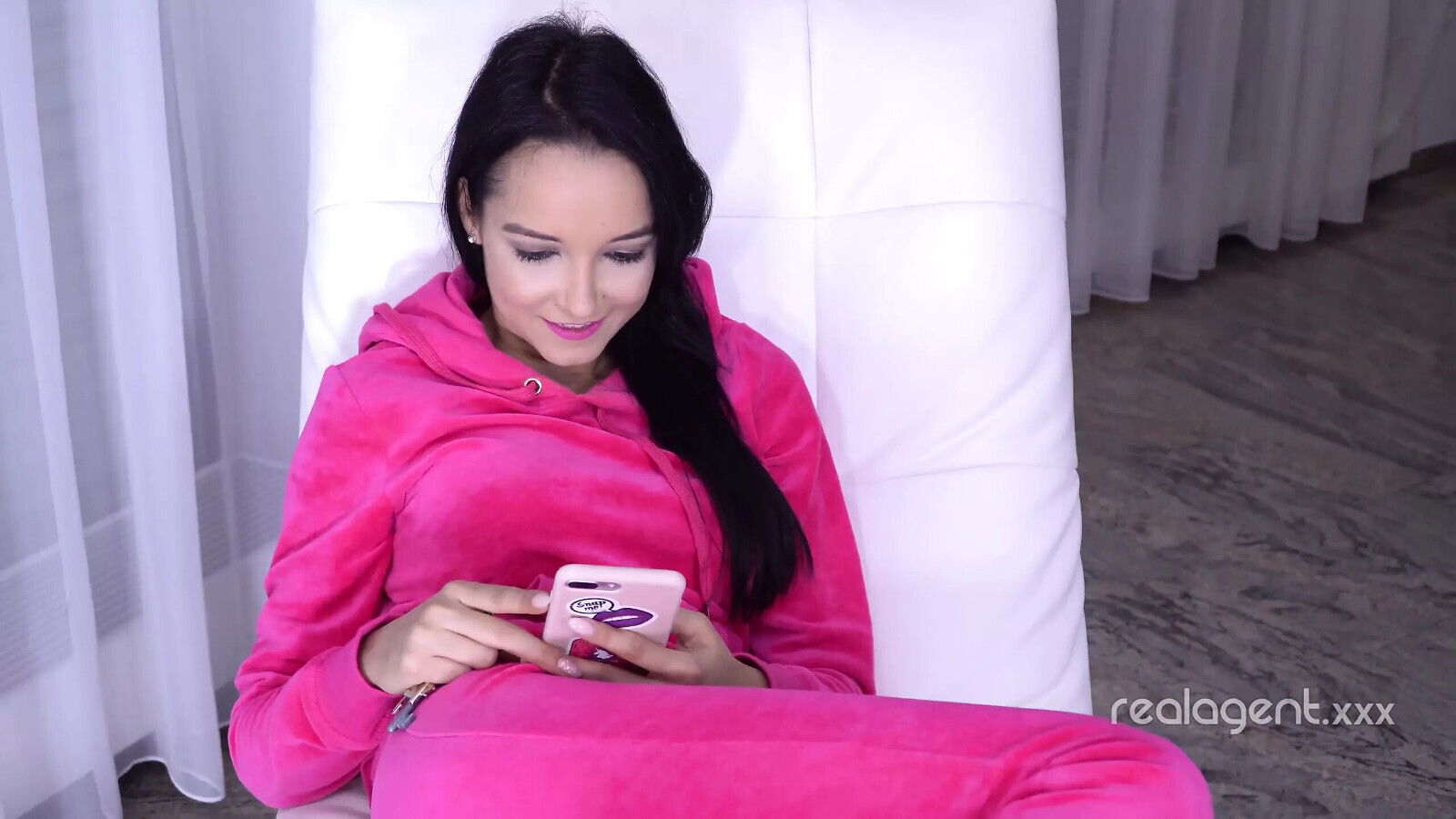 Delicate Francys Belle blows enjoys pink cunt