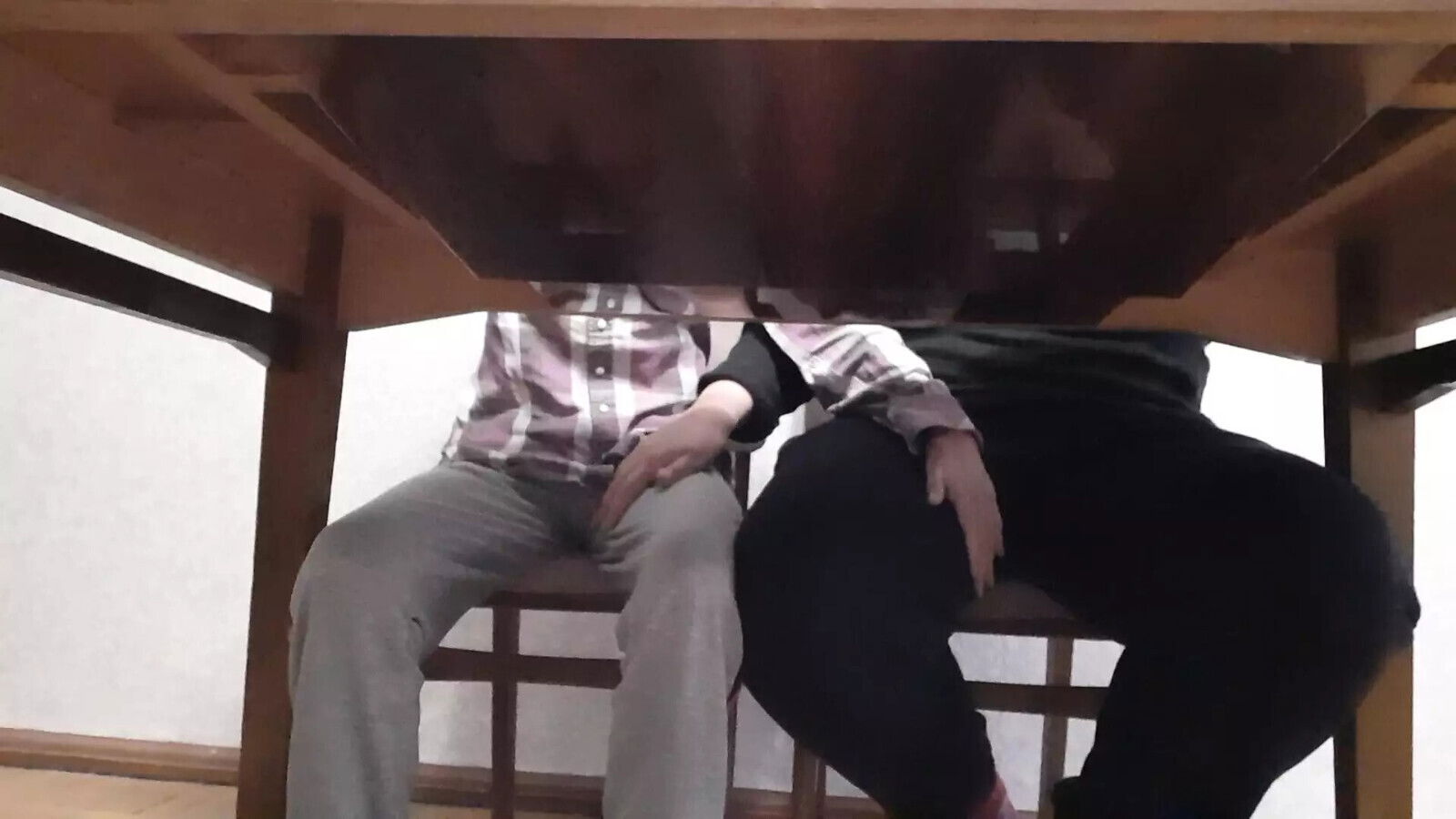 masturbate each other under table during English class university Lesbian-candys