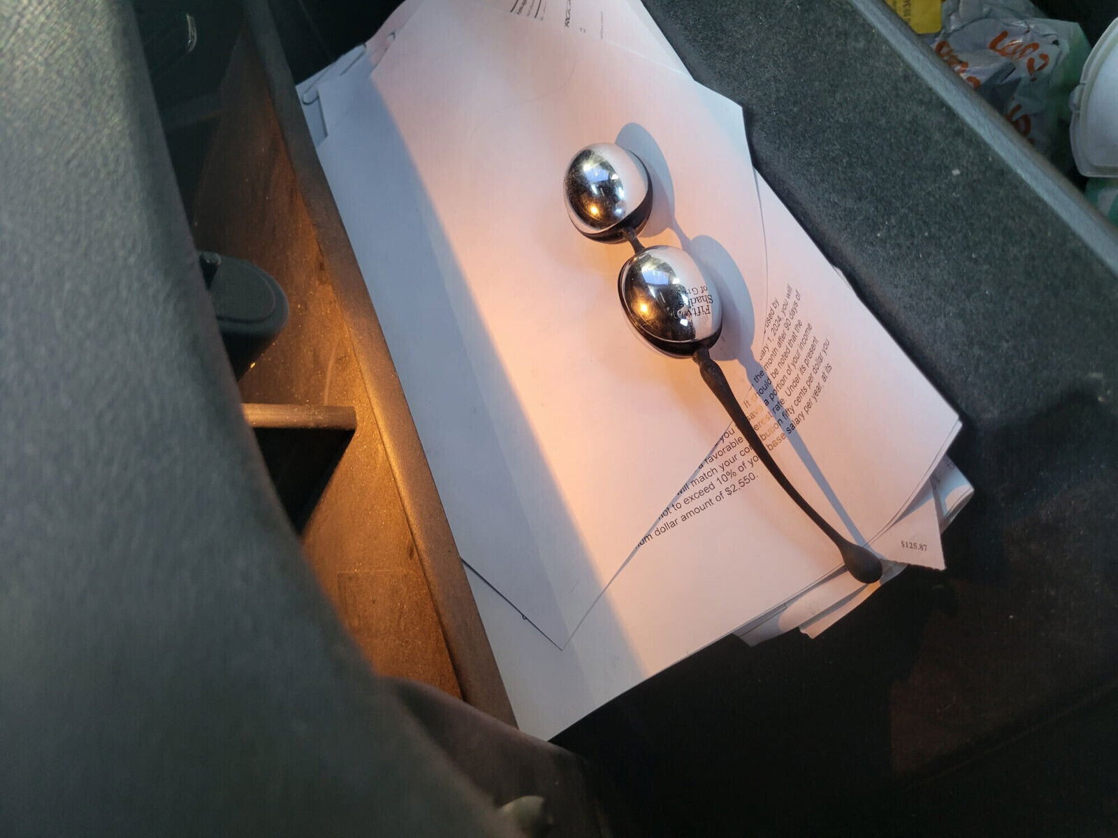 Freaky Milf masturbates public parking