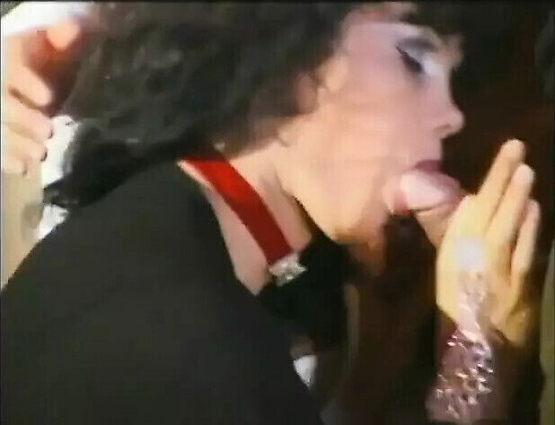 Hairy hard fucks shemale while sucks another same time