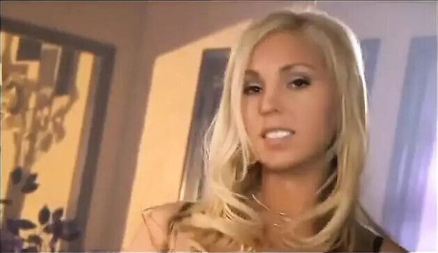 Mary Carey uses dildo before getting fucked hard