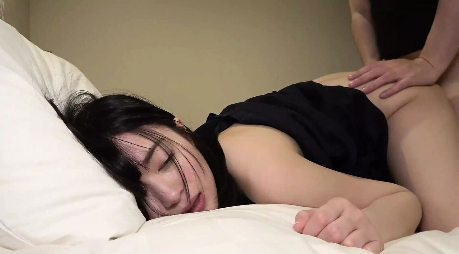 Female brat Let's make baby! beautiful innocent girl falls love with middle-aged man. little dange