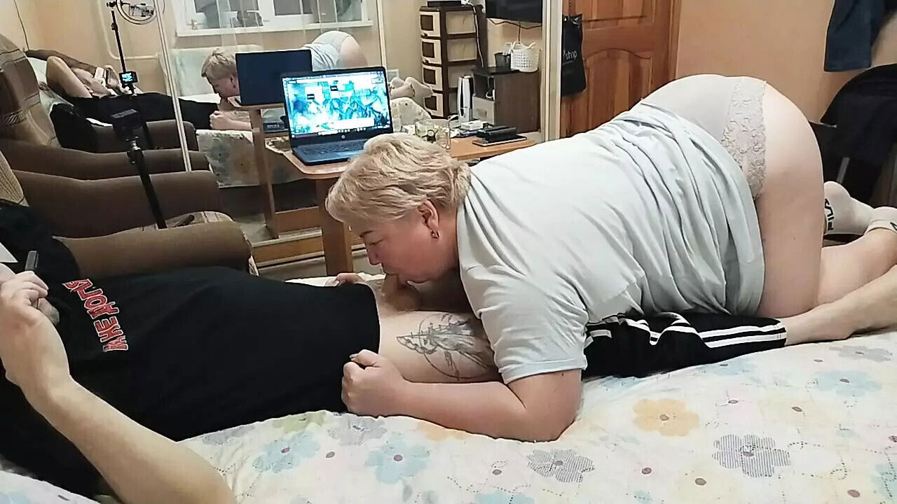 mother-in-law milks with mouth cumshot