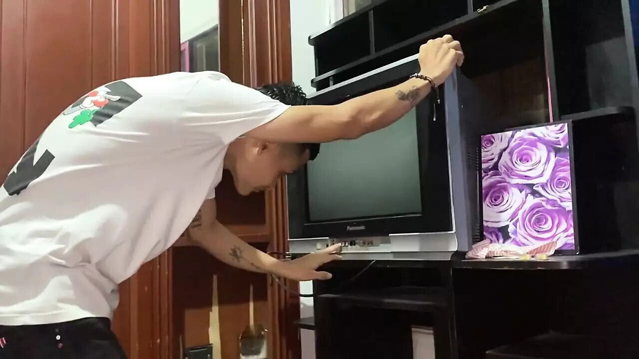 neighbor help ends eating big, huge