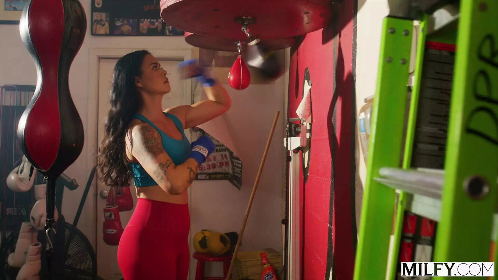 MILFY Dana gets fucked tight