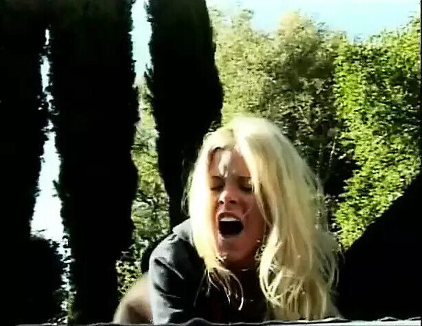 Horny blonde busty chick fuck backyard from behind