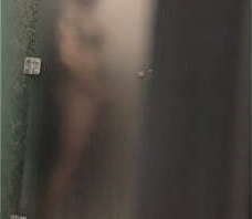 Str8 guy jerking on gym showers