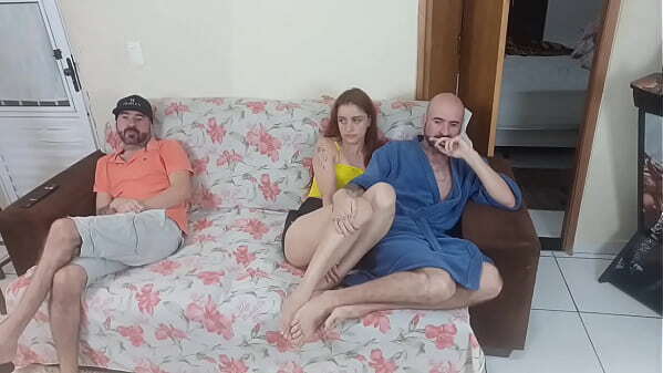 Esposa exibe amigo corno!