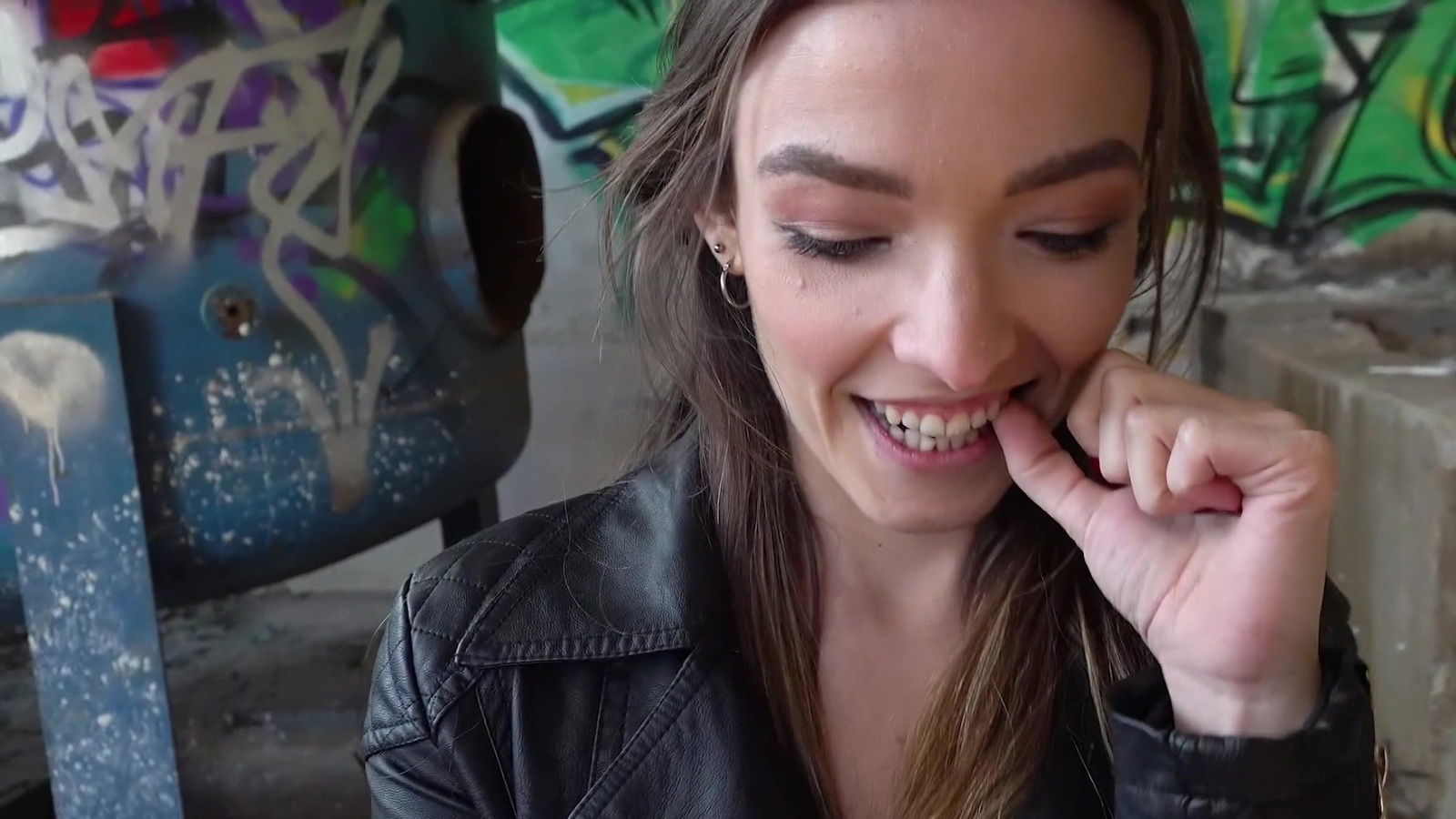 Kylie Nymphette gives tight pussy some cash