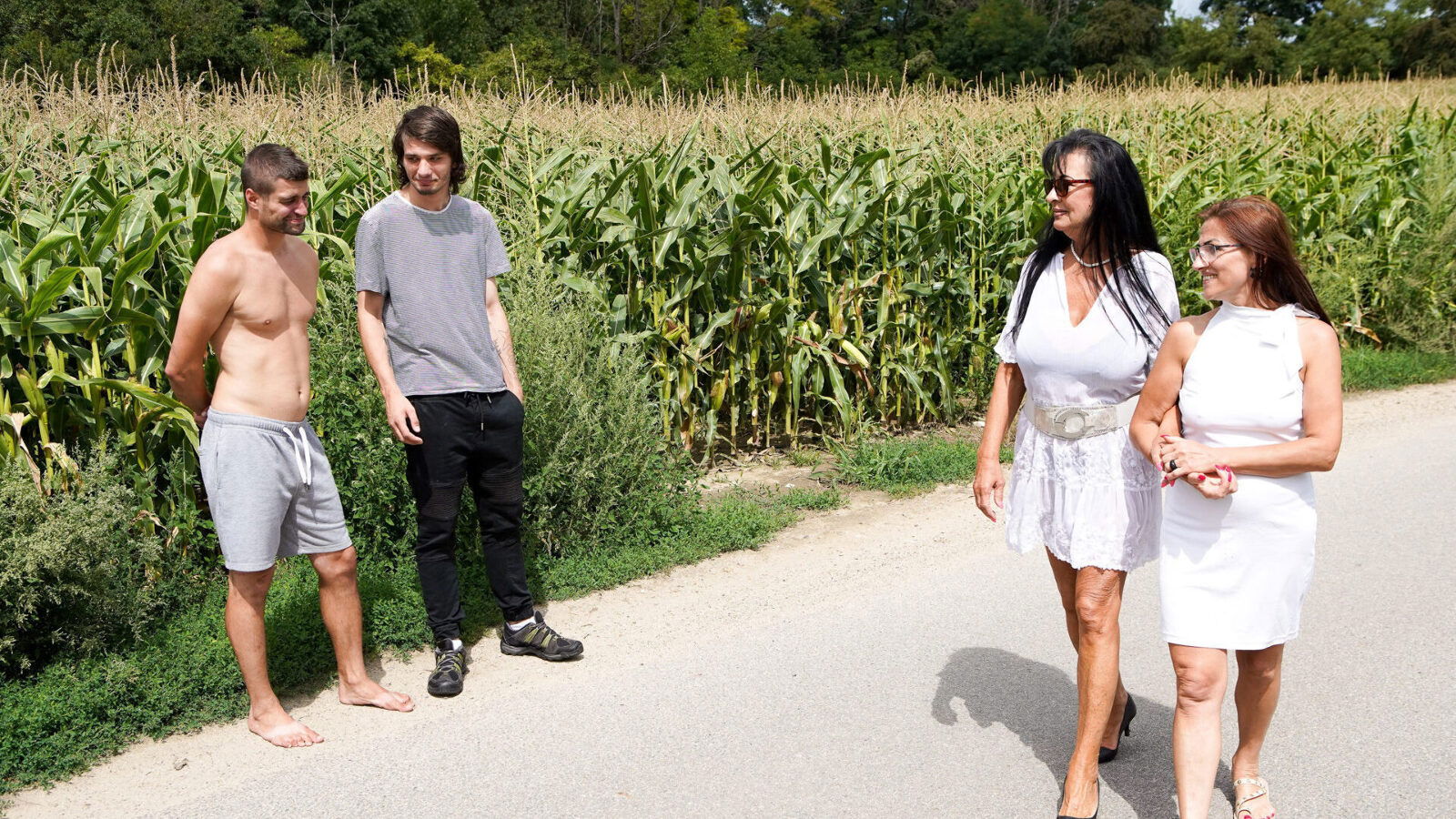 Lilian Black Emily Devine their mature pussies drilled