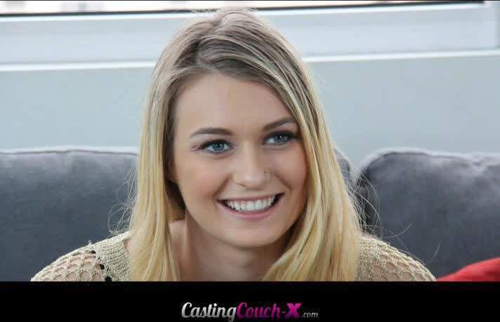 Pretty blonde Natalia Starr allows squeeze boobs fuck mouth