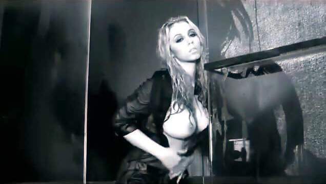 Sensational blonde Alisha King sports great boobs plays with cooch shower