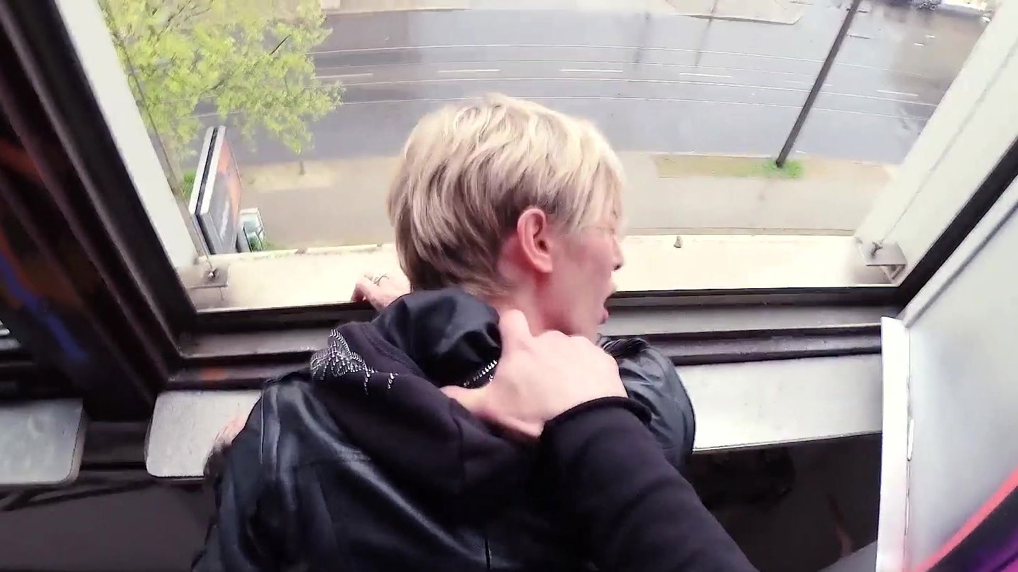 entrance with bitch Vicky Hundt