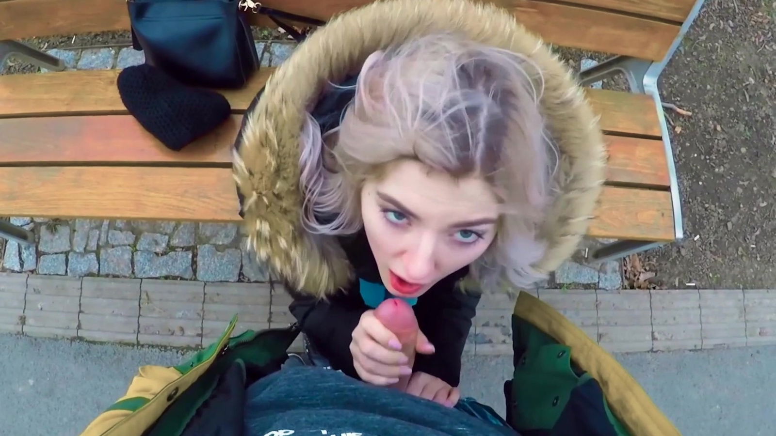 Teen nympho Elfie sucking boner park bench