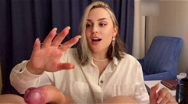 Handjob from best stepmom world