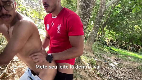 COMI NOVINHO ATR&Aacute_S &Aacute_RVORES