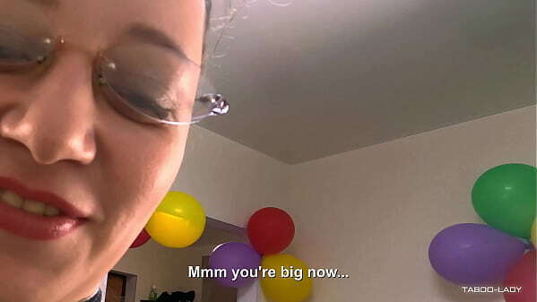 Sweet blowjob stepbrother birthday gift with stepsister'_s mouth