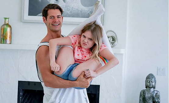 Gaming Session with Tiny Stepsis Includes Eating Ass, Nasty Fuck Notmysis