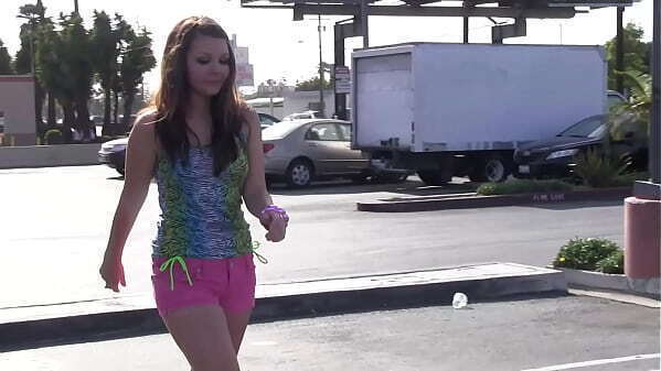 Brunette Cali Hayes Gets Pussy Eaten Filled With