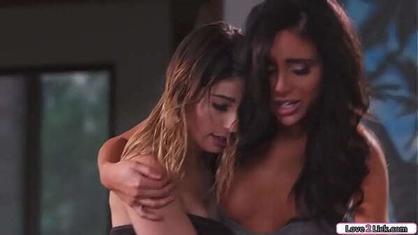 Blonde refreshes with rimjob