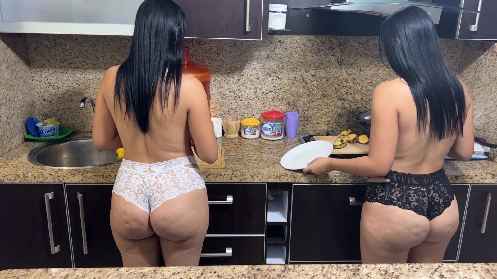 Fucked Chubby Phat-booty Latina Stepmom Almost Same Looking Stepaunt Kitchen