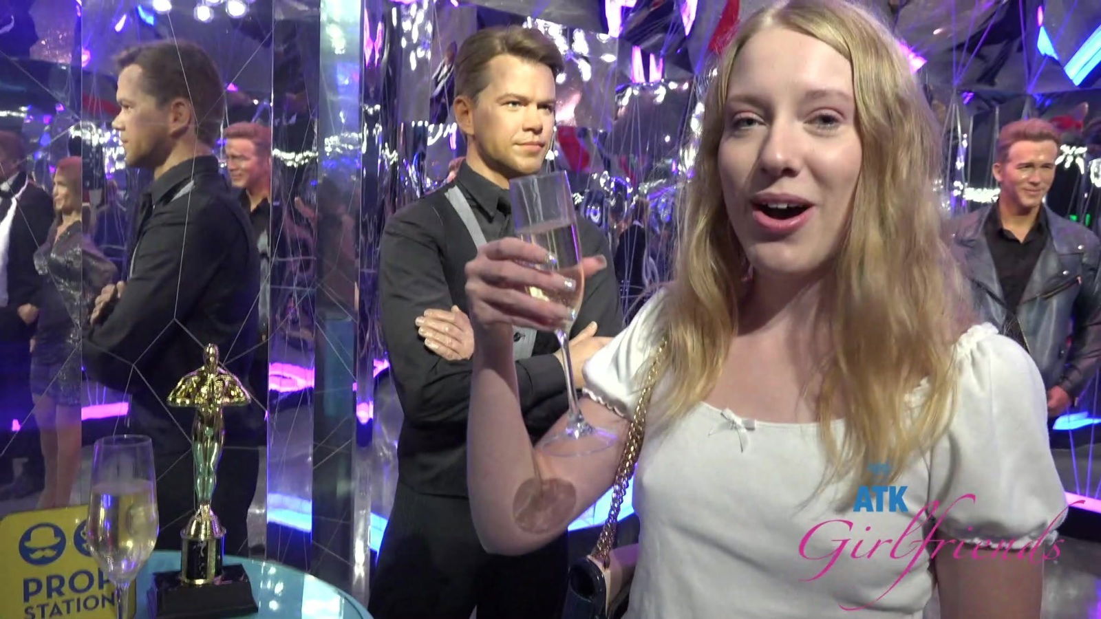 Blonde girlfriend Kallie Taylor loves posing nude public places