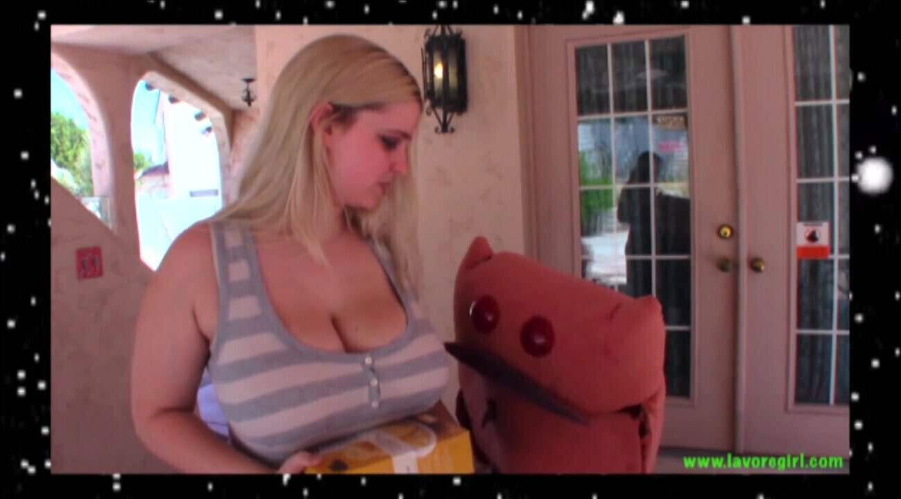 Vore Girl News 7-25-17 Codi Vore