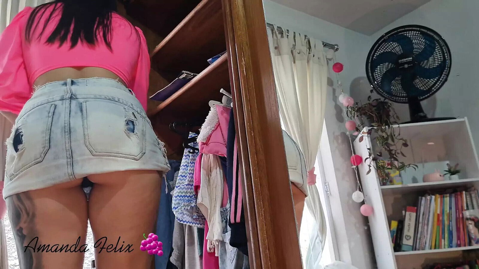 Amanda cleaning house dental floss