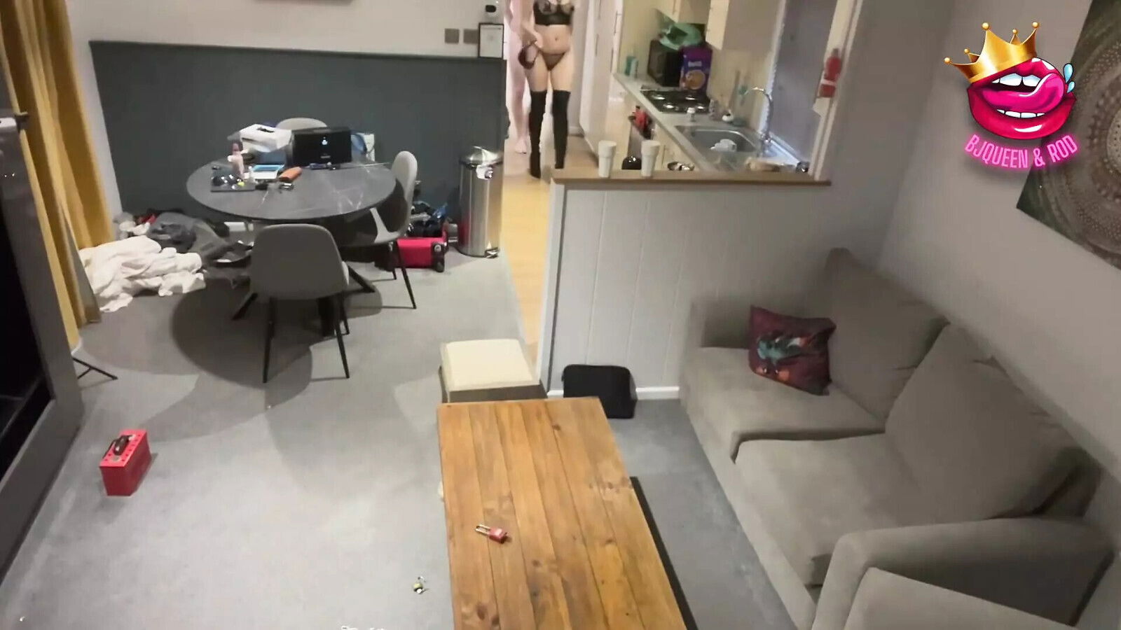 Ruined Edging Chained Table