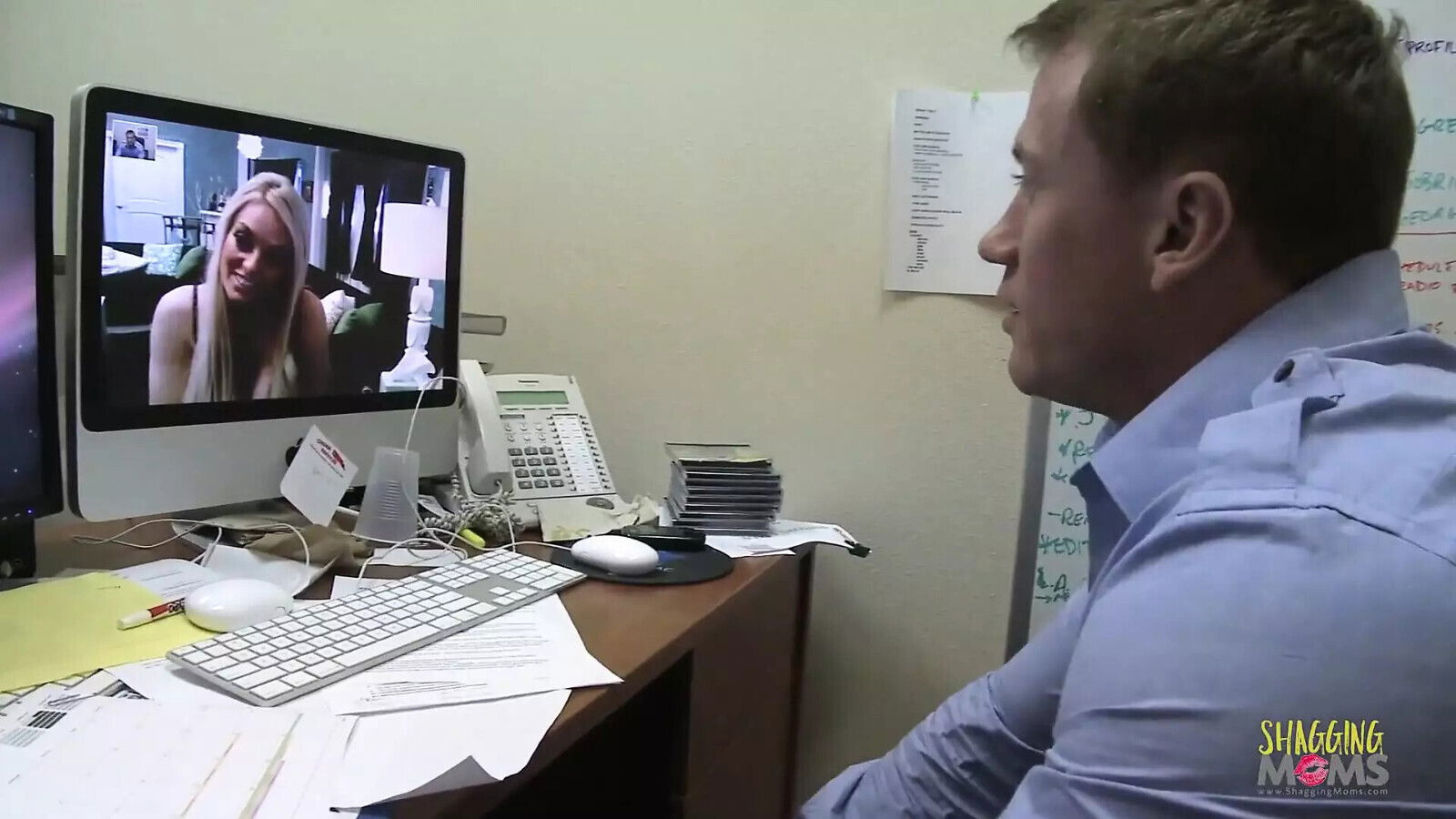 Instead working goes blonde milf girlfriend give cumshot