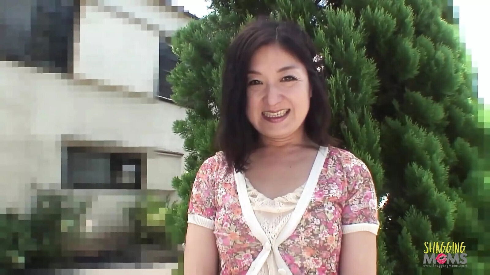 Mature Asian skank uses vibrator before sucks fucks