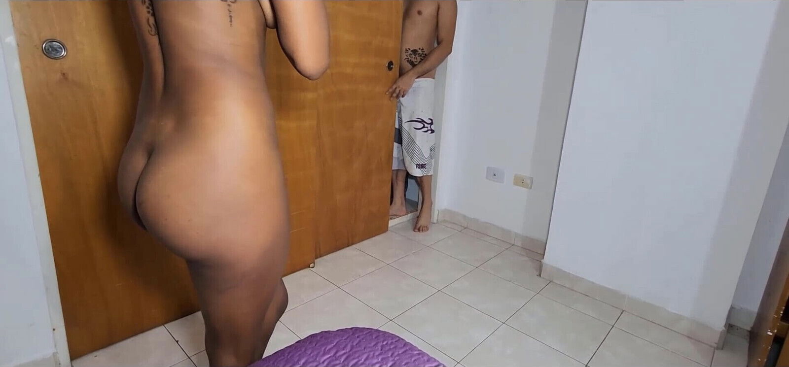 Stepsister catches room convince fuck until have creampie gostosa pussy