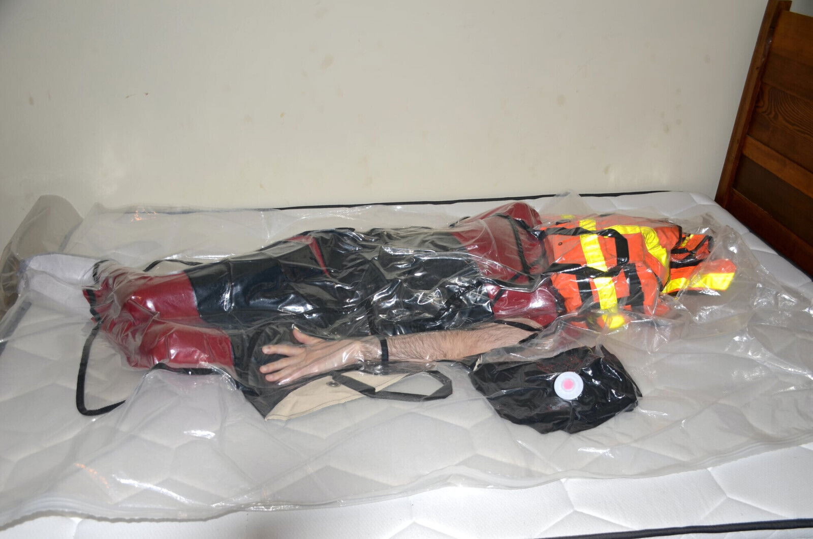 VacPacked with Stearns BeeSteel Hiviz Lifevest, rubber shoulder length gloves, aprons rubber aprons