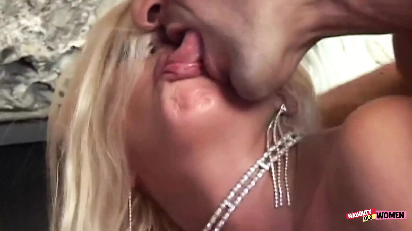 Older Blonde Vixen Seduces Lets Fuck Dirty Mouth