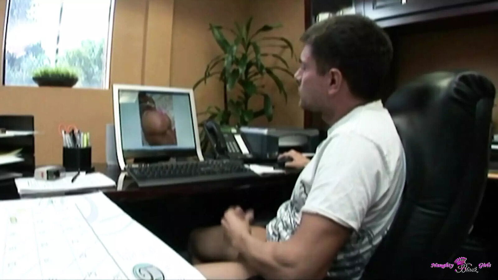 Interview Goes From Good Great When Miss Juicy Pulls Pants Down