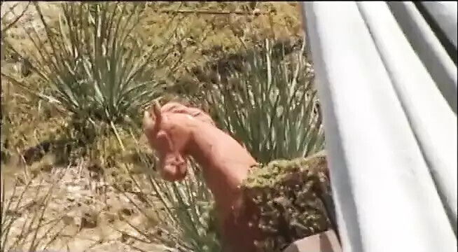 blonde floozie decided drop load shouldn't bewasted after deep penetration darkhaired co-ed