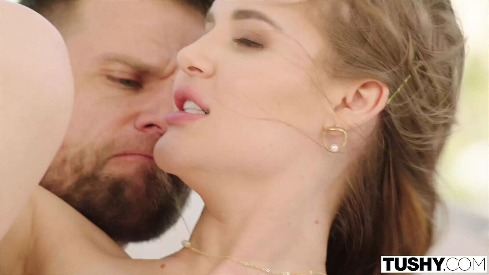 TUSHY Free spirited Sofi searches vacay experience